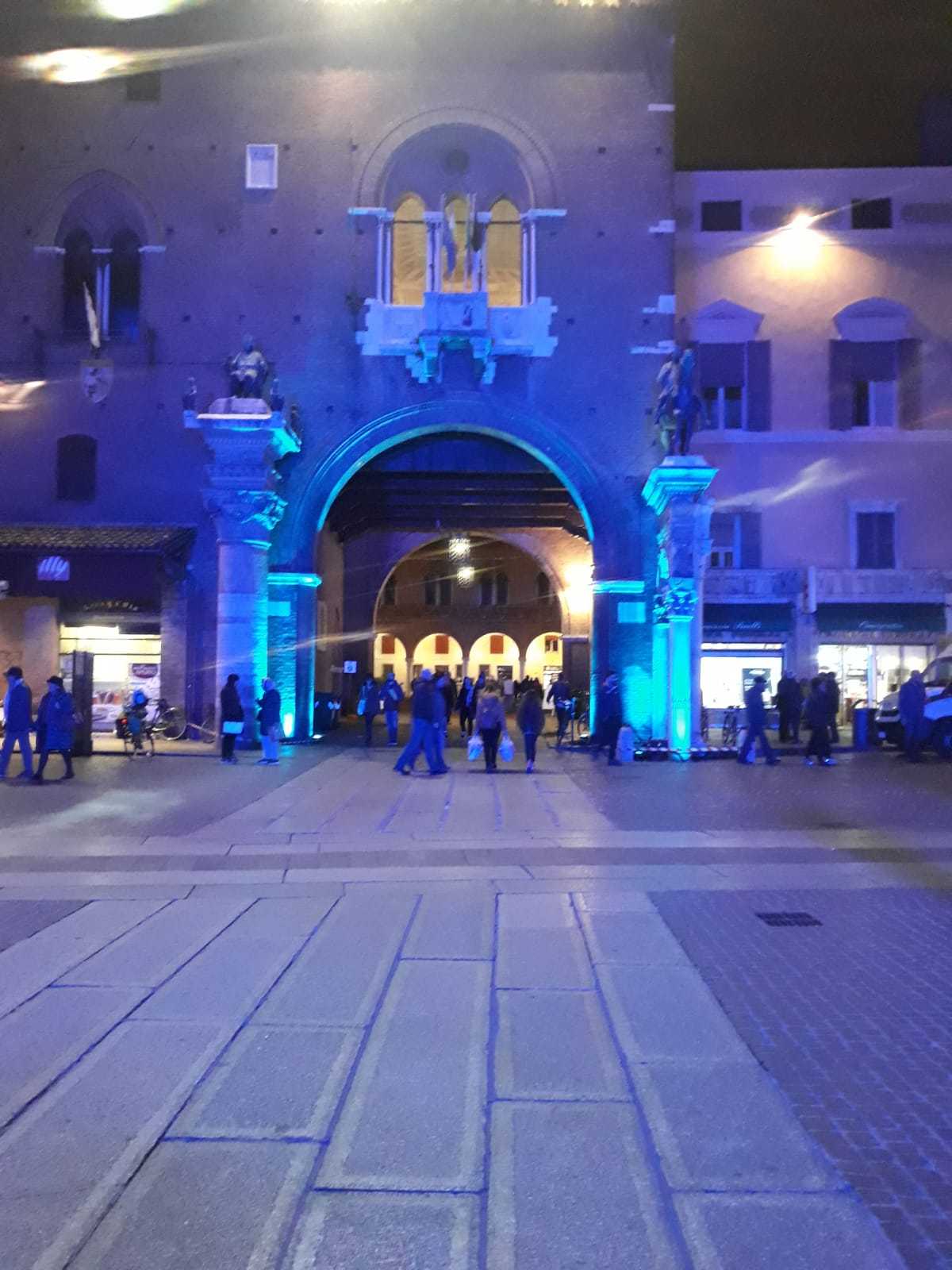 Ferrara_palazzo comune.jpg - 122,39 kB